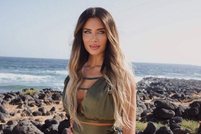 Pilar Rubio Discovering Canary island